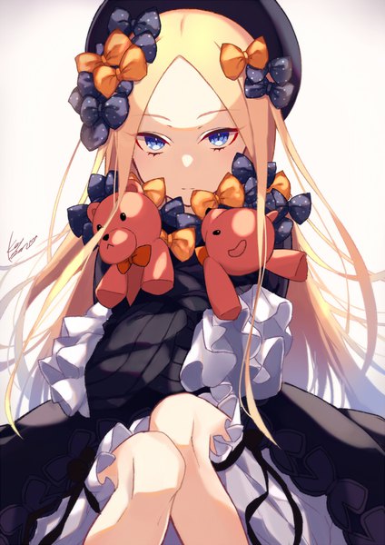 Anime picture 707x1000 with fate (series) fate/grand order abigail williams (fate) fujikiri yana single long hair tall image looking at viewer fringe blue eyes simple background blonde hair holding signed lolita fashion hands in sleeves girl bow hair bow hat