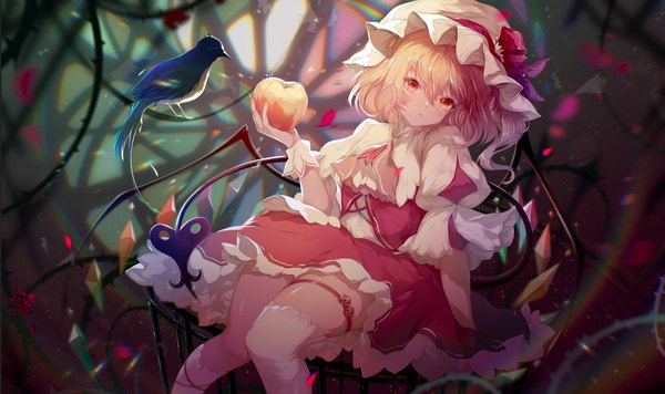 Anime picture 2089x1240 with touhou flandre scarlet azusa0v0 single fringe highres short hair blonde hair hair between eyes red eyes wide image holding puffy sleeves asymmetrical legwear girl weapon hat animal wings bird (birds)