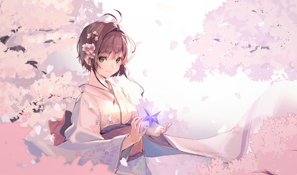 Anime picture 4496x2651 with card captor sakura clamp kinomoto sakura siro joon single looking at viewer highres short hair smile brown hair wide image green eyes absurdres upper body ahoge outdoors traditional clothes japanese clothes hair flower cherry blossoms