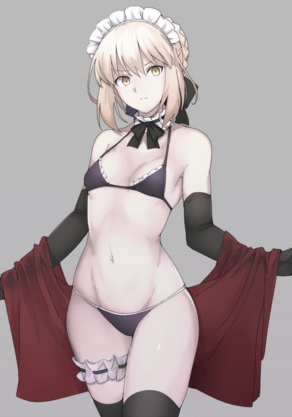 Anime-Bild 700x1000 mit fate (series) fate/grand order artoria pendragon (all) artoria pendragon (alter swimsuit rider) (fate) mobu single tall image looking at viewer fringe short hair breasts light erotic simple background blonde hair hair between eyes standing bare shoulders holding yellow eyes payot