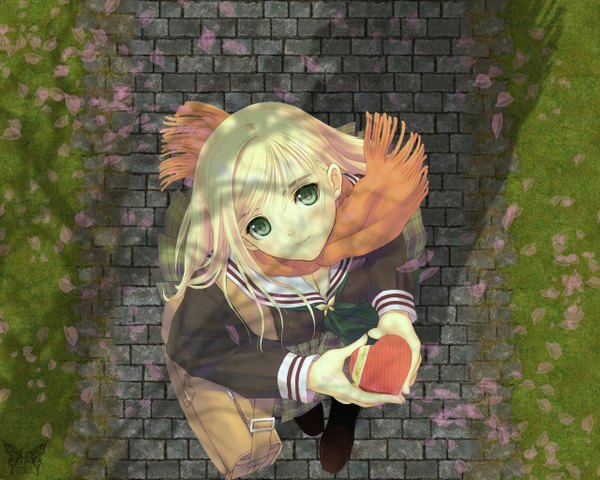 Anime picture 1280x1024 with original tony taka long hair looking at viewer fringe blonde hair standing holding green eyes outdoors long sleeves light smile from above shadow looking up valentine girl heart scarf bag