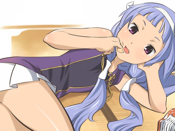 Anime picture 1280x960 with kannagi nagi (kannagi) hino kahoru single long hair looking at viewer simple background purple eyes holding blue hair eating chips