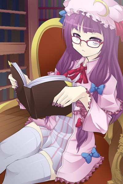 Anime picture 1280x1920 with touhou patchouli knowledge chuunioniika long hair tall image purple eyes purple hair girl thighhighs dress bow hair bow white thighhighs glasses book (books) bonnet