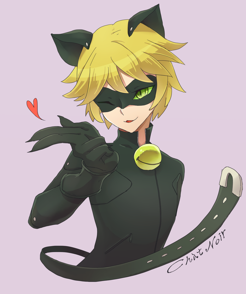 イラスト 1005x1198 と miraculous ladybug adrien agreste chat noir 味玉ヨーグルト ソロ 長身像 短い髪 simple background 金髪 緑の目 獣耳 looking away upper body one eye closed ウィンク 猫耳 character names purple background blown kiss 男性