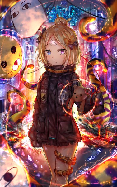 Anime picture 2000x3193 with fate (series) fate/grand order abigail williams (fate) medjed luminous single long hair tall image looking at viewer blush highres blue eyes blonde hair standing purple eyes holding hair bun (hair buns) fang (fangs) heterochromia glowing