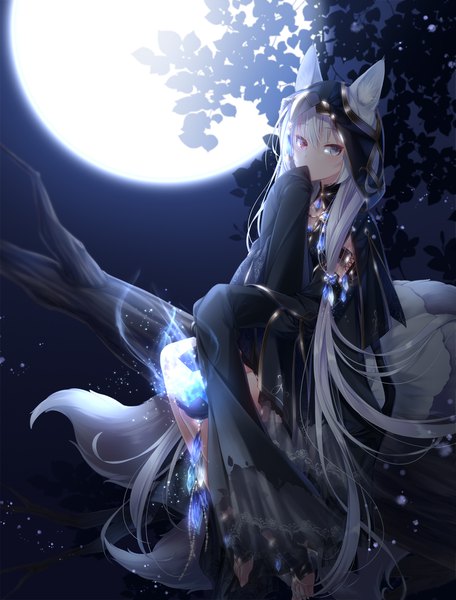 Anime picture 1447x1902 with original sagami rin single tall image blue eyes red eyes sitting animal ears looking away outdoors white hair tail very long hair animal tail night wide sleeves night sky fox ears heterochromia fox tail