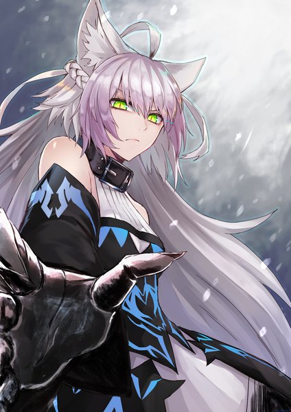 Anime picture 1447x2046 with fate (series) fate/grand order atalanta (fate) atalanta (alter) (fate) yukihama single long hair tall image looking at viewer fringe hair between eyes standing bare shoulders green eyes animal ears silver hair ahoge braid (braids) multicolored hair cat ears