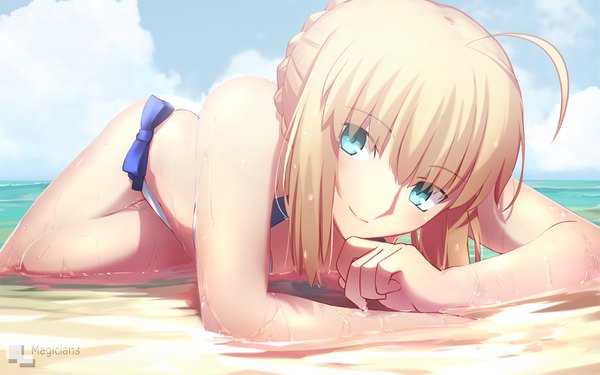 Anime picture 1355x847 with fate (series) fate/grand order artoria pendragon (all) artoria pendragon (swimsuit archer) (fate) magicians (zhkahogigzkh) single looking at viewer blush fringe short hair light erotic blonde hair signed payot cloud (clouds) ahoge bent knee (knees) lying braid (braids) aqua eyes