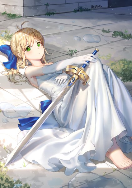 Anime picture 800x1132 with fate (series) fate/stay night fate/unlimited blade works artoria pendragon (all) saber roang single long hair tall image looking at viewer blush fringe blonde hair hair between eyes standing bare shoulders holding green eyes signed payot