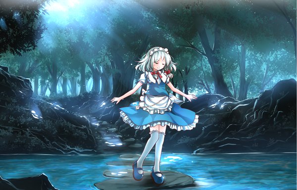 Anime picture 2355x1510 with touhou izayoi sakuya risutaru single long hair highres smile standing silver hair braid (braids) eyes closed sunlight night short sleeves maid zettai ryouiki puffy sleeves standing on one leg nature girl