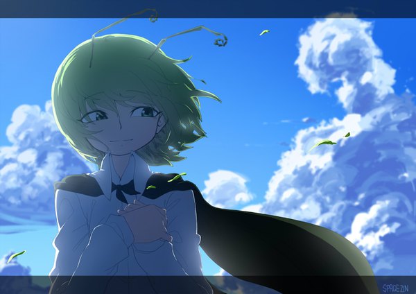 Anime picture 1400x990 with touhou wriggle nightbug space jin single fringe short hair smile hair between eyes green eyes signed looking away sky cloud (clouds) upper body long sleeves green hair light smile wind hands clasped backlighting