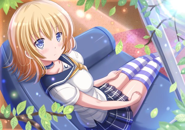 Anime picture 1280x905 with original kazenokaze single looking at viewer blush short hair blue eyes blonde hair sitting pleated skirt girl thighhighs skirt uniform miniskirt choker serafuku leaf (leaves) striped thighhighs couch