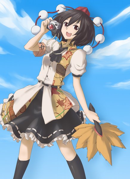 Anime picture 1000x1375 with touhou shameimaru aya thief (kiteretsu) single tall image short hair open mouth black hair brown eyes cloud (clouds) girl dress socks black socks fan camera hauchiwa