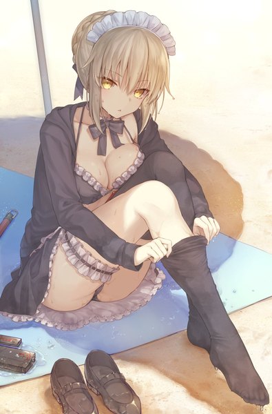 Anime picture 1352x2052 with fate (series) fate/grand order artoria pendragon (all) artoria pendragon (alter swimsuit rider) (fate) mashuu (neko no oyashiro) single tall image looking at viewer fringe short hair breasts light erotic blonde hair hair between eyes large breasts sitting yellow eyes payot cleavage bent knee (knees)