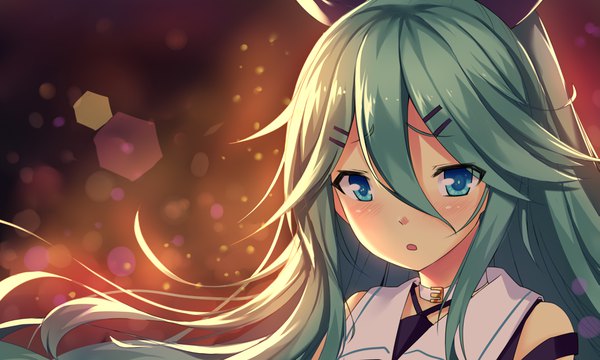 Anime picture 4133x2480 with kantai collection yamakaze (kantai collection) akabane single long hair blush fringe highres blue eyes hair between eyes wide image absurdres aqua hair lens flare face brown background girl choker