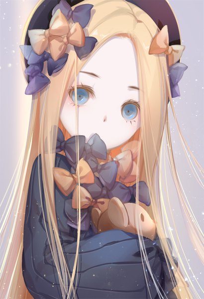 Anime picture 800x1169 with fate (series) fate/grand order abigail williams (fate) hatsuun kyou single long hair tall image looking at viewer blue eyes simple background blonde hair upper body girl bow hair bow hat toy stuffed animal stuffed toy teddy bear