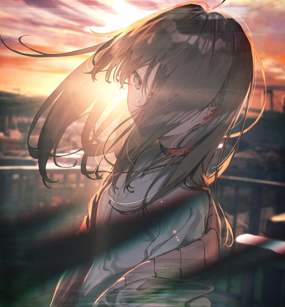 Anime-Bild 2894x3123 mit original rolua single long hair tall image fringe highres black hair standing sky cloud (clouds) upper body outdoors wind black eyes blurry hair over one eye off shoulder depth of field city