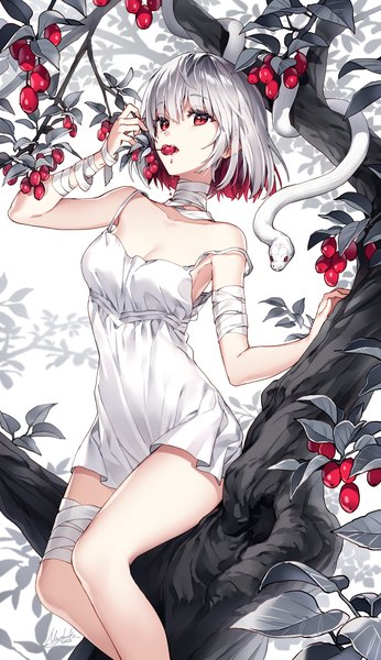 Anime-Bild 923x1600 mit original nardack single tall image looking at viewer fringe short hair breasts open mouth hair between eyes red eyes sitting bare shoulders holding cleavage silver hair bent knee (knees) red hair multicolored hair arm up