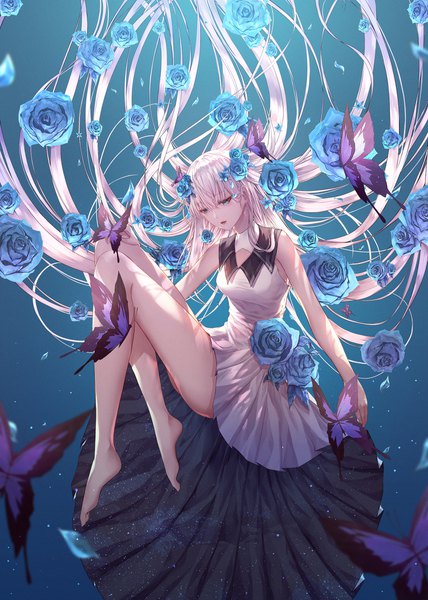 Anime-Bild 1500x2100 mit original momingie single tall image fringe simple background hair between eyes green eyes silver hair full body very long hair parted lips barefoot hair flower floating hair looking down girl dress flower (flowers) rose (roses)