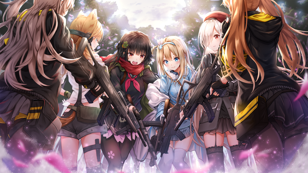 イラスト 2240x1260 と ドールズフロントライン スオミ(ドールズフロントライン) ump45 (girls frontline) ump9 (girls frontline) idw (girls frontline) g36c (girls frontline) type 100 (girls frontline) とき 長髪 赤面 前髪 highres 開いた口 青い目 黒髪 金髪 笑顔 hair between eyes 赤い目 茶色の髪