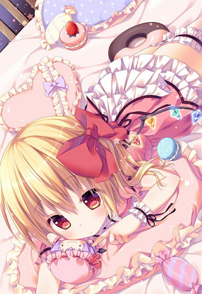 Anime picture 688x1000 with touhou flandre scarlet remilia scarlet konomi (kino konomi) single tall image blush short hair blonde hair red eyes ponytail lying from above side ponytail on stomach girl dress bow hair bow wings