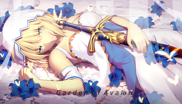 Anime picture 1270x732 with fate (series) fate/stay night artoria pendragon (all) saber magicians (zhkahogigzkh) single fringe short hair blue eyes blonde hair hair between eyes wide image bare shoulders signed lying light smile inscription on back shaded face girl