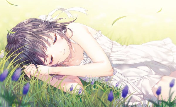 イラスト 1000x612 と オリジナル saban ソロ 前髪 短い髪 黒髪 笑顔 wide image アホ毛 lying eyes closed 風 sunlight lens flare on side sleeping hands clasped 女の子 ドレス 花