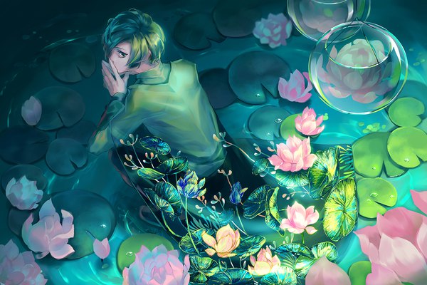 Anime-Bild 1300x867 mit persona 3 persona arisato minato mizukai single fringe short hair green eyes profile green hair from above hair over one eye turning head squat covered mouth fingers together boy flower (flowers) water water lily