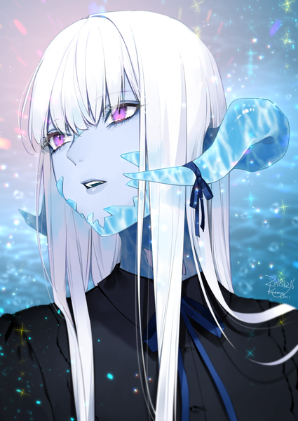 Anime picture 1000x1412 with final fantasy final fantasy xiv square enix au ra kurono yuu single long hair tall image fringe open mouth simple background hair between eyes purple eyes signed looking away upper body white hair horn (horns) teeth sparkle