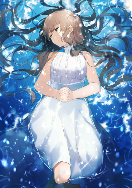 Anime-Bild 565x800 mit original achiki single long hair tall image fringe breasts brown hair bare shoulders green eyes looking away sky cloud (clouds) bent knee (knees) lying from above wet on back partially submerged reflection