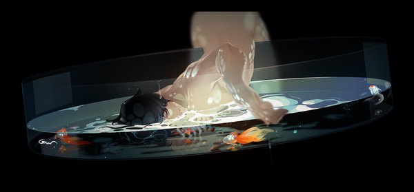 イラスト 1500x698 と オリジナル coln 長髪 light erotic 黒髪 赤い目 wide image nude lips black background 男性 水 魚