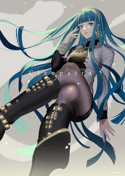 Anime picture 1067x1500 with fate (series) fate/grand order cleopatra (fate/grand order) inanome me single tall image looking at viewer fringe blue eyes signed full body bent knee (knees) blunt bangs very long hair green hair light smile grey background mole sparkle from below