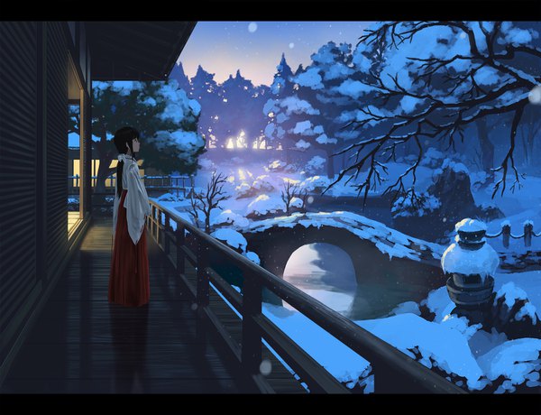 Anime picture 1500x1150 with original doora (dora0913) single long hair black hair standing looking away full body traditional clothes japanese clothes profile black eyes sunlight letterboxed winter low ponytail snow miko revision bare tree