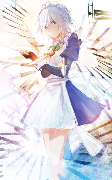 Anime picture 751x1201 with touhou izayoi sakuya brownque (artist) single tall image looking at viewer fringe short hair blue eyes standing holding white hair braid (braids) maid twin braids dual wielding girl gloves bow hair bow