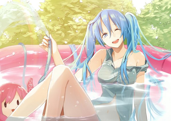 Anime picture 1000x706 with vocaloid hatsune miku megurine luka takoluka panda (pandadesu) long hair looking at viewer open mouth blue eyes smile sitting twintails blue hair bent knee (knees) one eye closed wink off shoulder wet sleeveless partially submerged