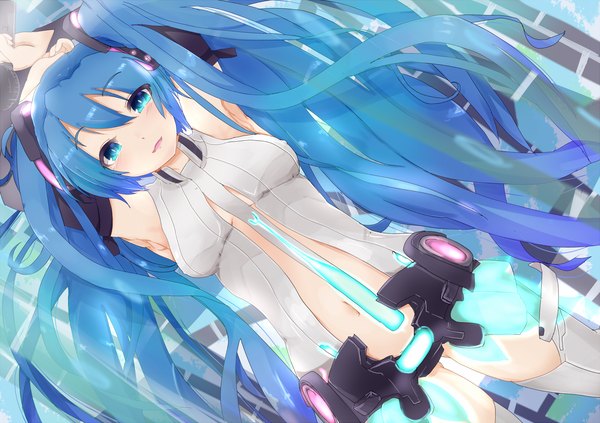 イラスト 1534x1084 と ボーカロイド vocaloid append 初音ミク 初音ミクappend 大空樹 ソロ カメラ目線 赤面 開いた口 青い目 青い髪 very long hair 女の子 へそ 髪飾り 袖だけ