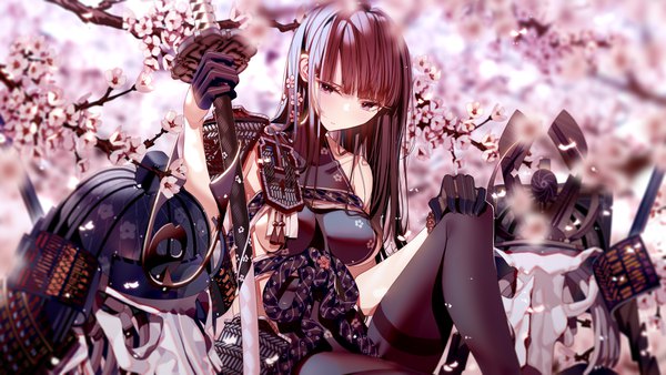 Anime-Bild 2560x1440 mit original atha (leejuiping) single long hair looking at viewer fringe highres breasts light erotic brown hair wide image large breasts sitting brown eyes bent knee (knees) cherry blossoms sheathed hand on knee samurai helmet removed