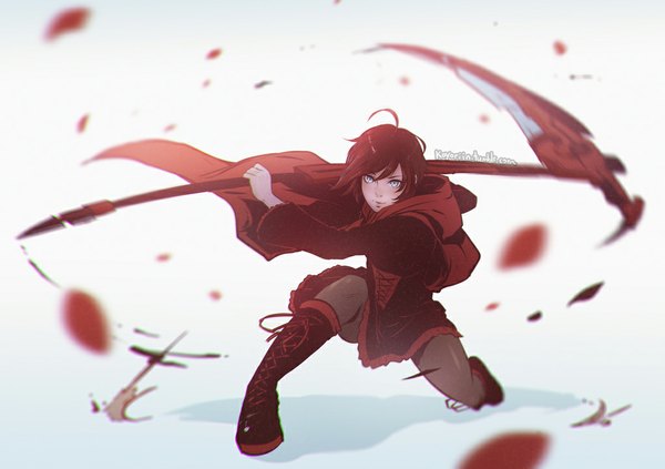 Anime picture 1024x723 with rwby rooster teeth ruby rose koyoriin single looking at viewer fringe short hair blue eyes simple background brown hair holding ahoge bent knee (knees) light smile lips blurry shadow lacing fighting stance