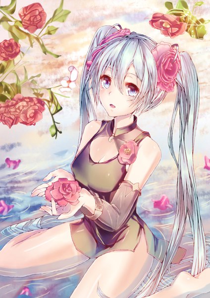 イラスト 2894x4093 と ボーカロイド 初音ミク 闇花 ソロ 長身像 赤面 前髪 highres おっぱい 開いた口 青い目 light erotic hair between eyes 座る ツインテール 肩出し looking away cleavage very long hair 裸足