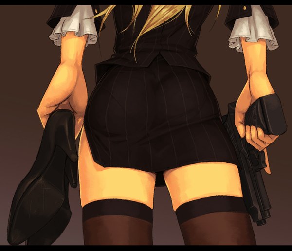 Anime picture 1162x1000 with original mustard seeds yuuji (and) long hair light erotic simple background blonde hair holding ass from behind back head out of frame girl thighhighs weapon shoes gun suit