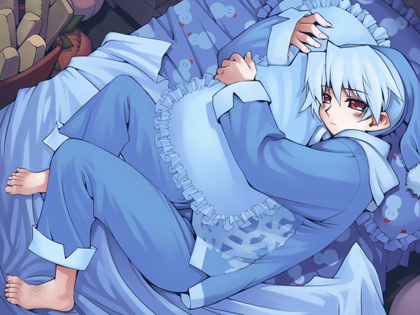 Anime picture 1280x960 with suigetsu kotonomiya yuki irumo haruaki single fringe short hair hair between eyes red eyes full body barefoot from above pillow hug girl pillow bed pajamas nightcap