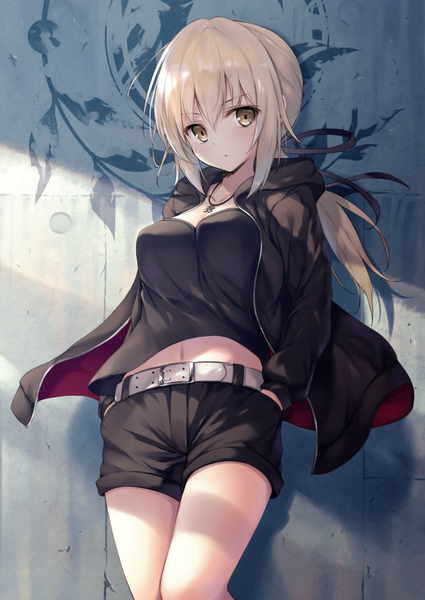 Аниме картинка 637x900 с fate (series) fate/grand order судьба/ночь схватки artoria pendragon (all) сэйбер saber alter ouka (ra-raradan) один (одна) длинные волосы высокое изображение смотрит на зрителя чёлка грудь светлые волосы волосы между глазами стоя жёлтые глаза пейсы открытая одежда расстёгнутая куртка