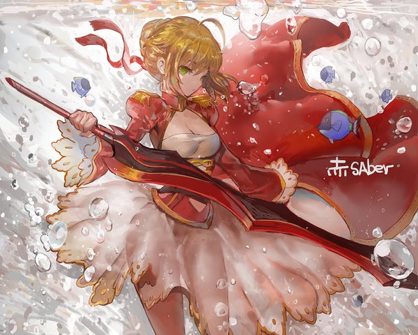 Anime picture 1250x1000 with fate (series) fate/extra nero claudius (fate) nero claudius (fate/extra) canking single looking at viewer fringe short hair breasts blonde hair hair between eyes green eyes payot cleavage ahoge character names underwater girl ribbon (ribbons)