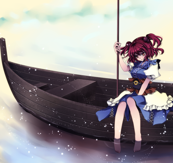 Anime picture 1061x1000 with touhou onozuka komachi mikazuki sara single short hair yellow eyes red hair barefoot girl water watercraft boat
