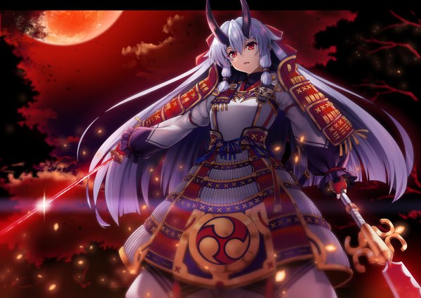 Anime-Bild 2038x1443 mit fate (series) fate/grand order tomoe gozen (fate) raiou single long hair fringe highres open mouth hair between eyes red eyes standing holding looking away silver hair outdoors traditional clothes japanese clothes horn (horns) slit pupils