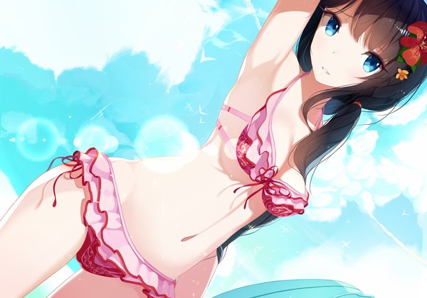 Anime picture 1280x896 with original atha (leejuiping) single long hair blush blue eyes light erotic black hair smile standing bare shoulders sky cloud (clouds) hair flower sunlight bare belly bare legs shadow arm behind head girl