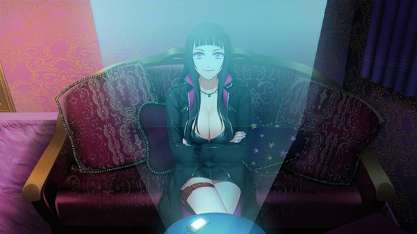 Anime picture 1024x576 with sanzen sekai yuugi nakahara tomoe single looking at viewer fringe black hair smile wide image sitting purple eyes crossed legs light crossed arms girl pillow pendant curtains cloak couch