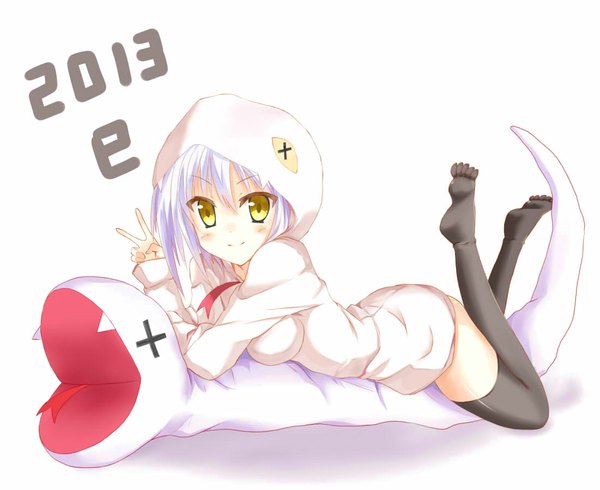 Anime picture 1100x900 with original kurokage single looking at viewer blush short hair light erotic smile yellow eyes white hair crossed legs victory on stomach legs up 2013 girl thighhighs ribbon (ribbons) black thighhighs toy