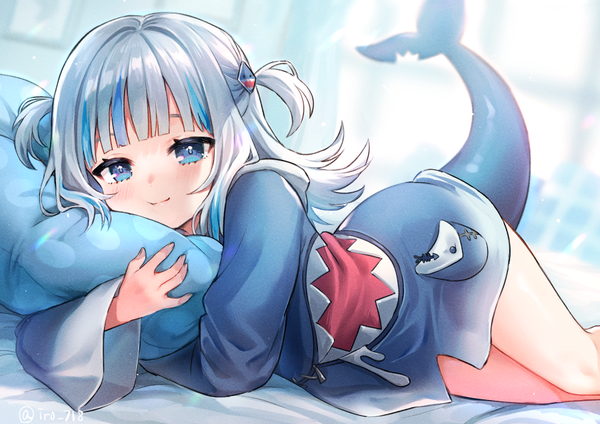 Anime picture 900x636 with virtual youtuber hololive hololive english gawr gura gawr gura (1st costume) tyyni single long hair fringe blue eyes silver hair tail lying blunt bangs multicolored hair two side up streaked hair pillow hug fish tail girl