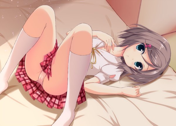 Anime picture 1000x720 with hentai ouji to warawanai neko j.c. staff tsutsukakushi tsukiko mimura zaja looking at viewer short hair blue eyes light erotic brown hair lying girl skirt underwear panties miniskirt shirt socks white socks